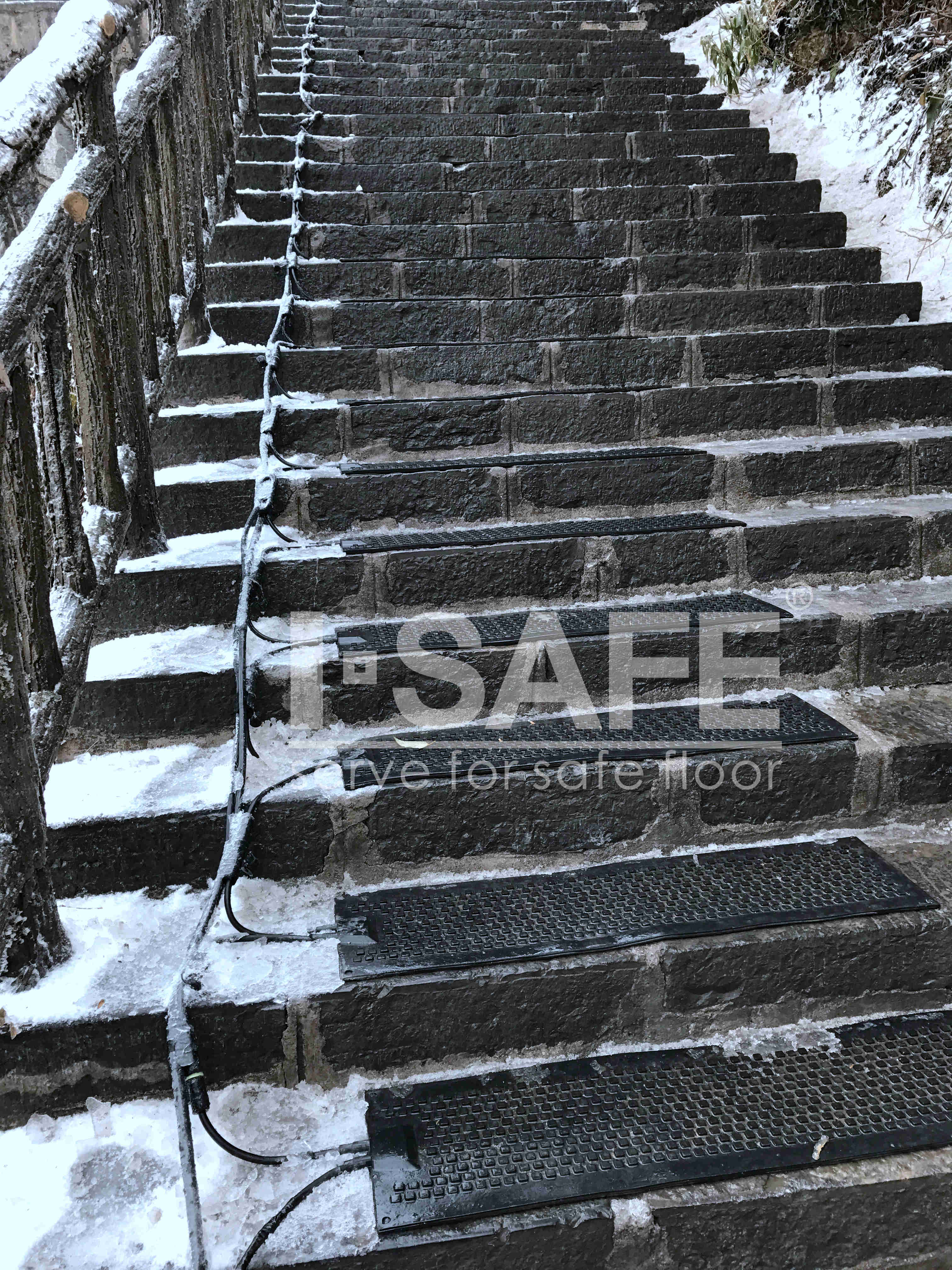 化雪王融雪除冰地墊